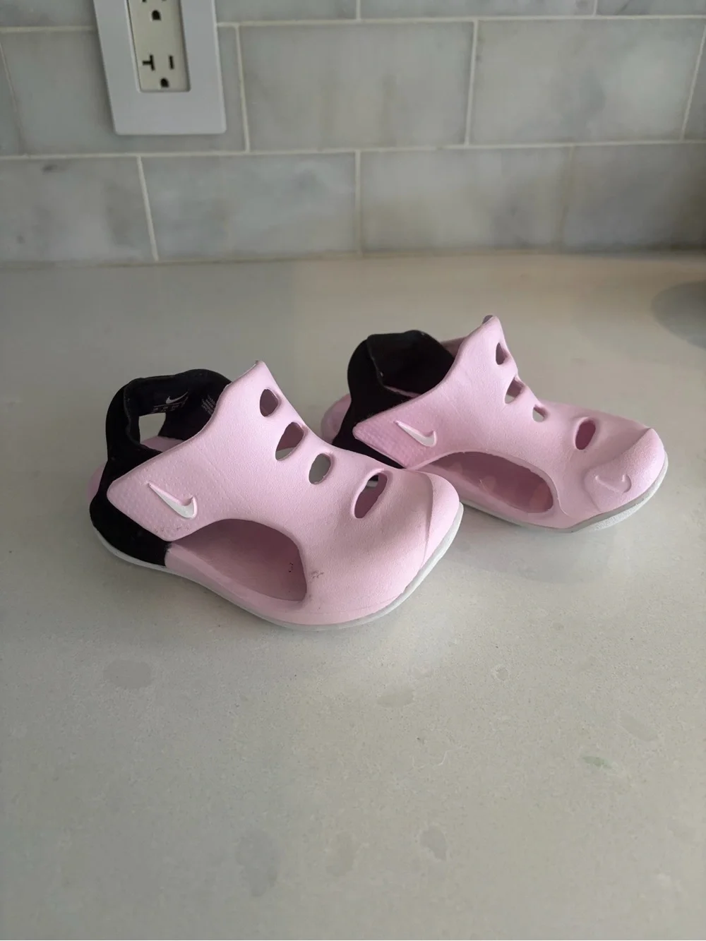 Nike Kids Light Pink and Black Open-Toe Sport Sandals
